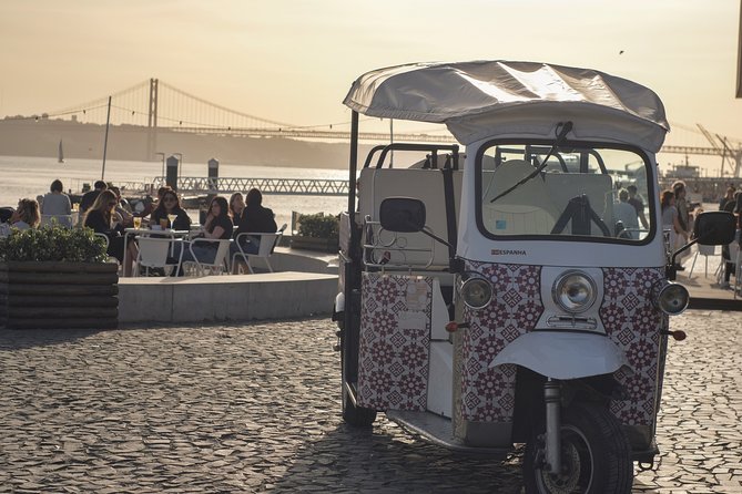Lisbon Street Art Tour Tuk Tuk Tour - Memorable and Personalized Experiences