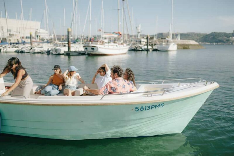 Lisbon Sunset Boat Tour with local Snacks & Drinks - Who Is This Tour Best For?