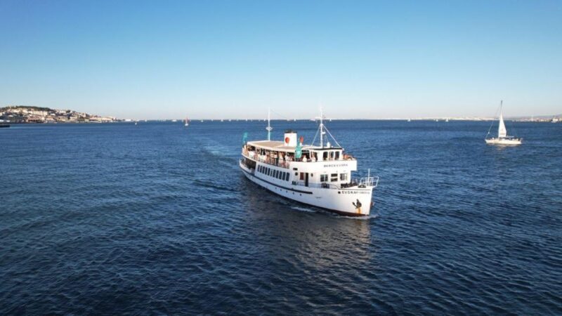 Lisbon: Sunset Boat Tour With Music and Drinks - Customer Reviews