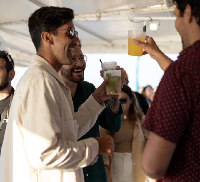 Lisbon: Sunset Boat Tour With Music and Drinks - Iconic Lisbon Landmarks