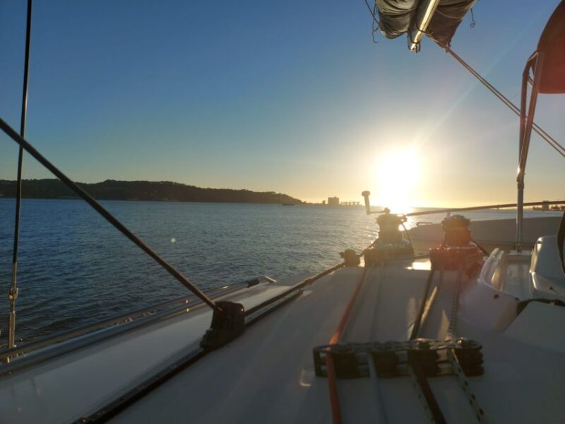 Lisbon: Sunset Catamaran Cruise With Welcome Drink - Cruise Experience