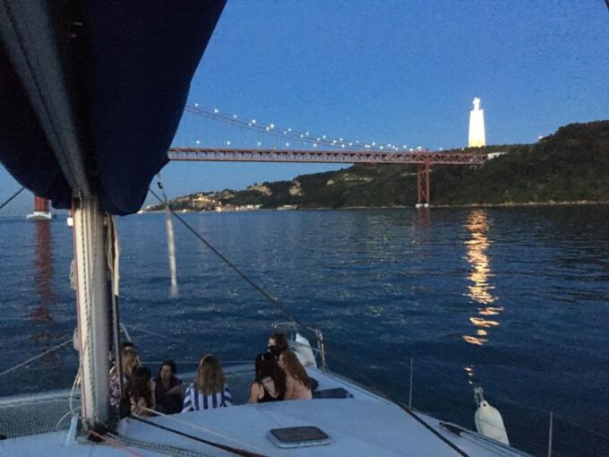 Lisbon: Sunset Catamaran Cruise With Welcome Drink - Customer Feedback