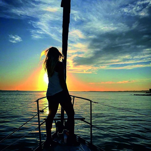 Lisbon: Sunset Sailing Cruise With Wine - Experience Highlights