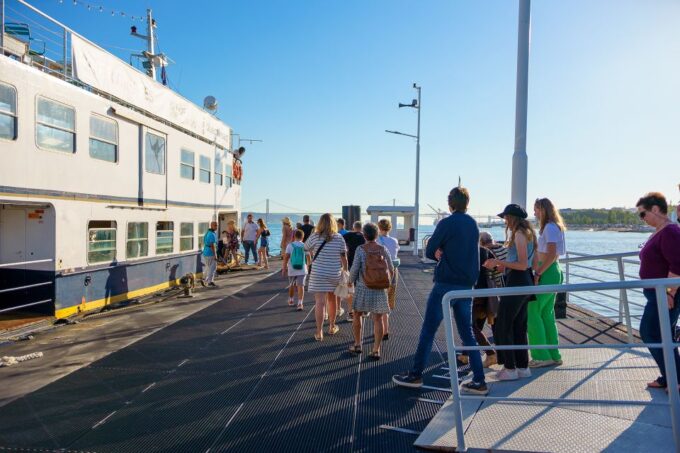 Lisbon: Tagus River Boat Tour With One Drink Included - Booking and Cancellation Policy