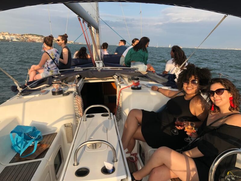 Lisbon: Tagus River Sightseeing Cruise - Inclusions