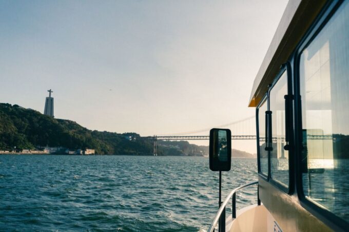 Lisbon: Tagus River Yellow Boat Cruise - Connecting Public Transportation