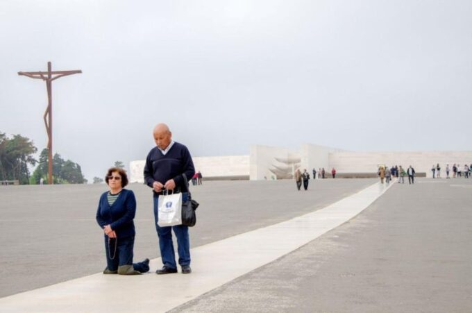 Lisbon to Fátima, Nazaré and Óbidos Full Day Trip by Car - Transportation Arrangements