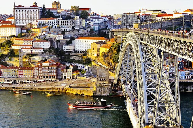 Lisbon to Porto With Stops Óbidos-Nazaré-Fátima-Coimbra-Aveiro - Stops Along the Route