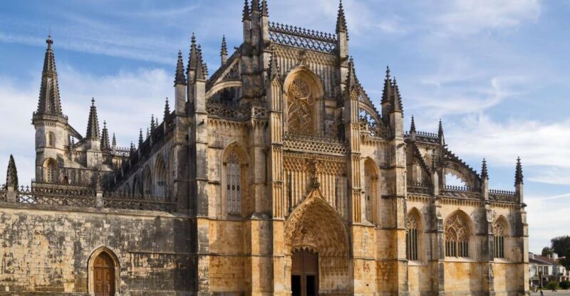 Lisbon: Tour Fátima, Batalha, Alcobaça, Nazaré, and Óbidos - Key Points
