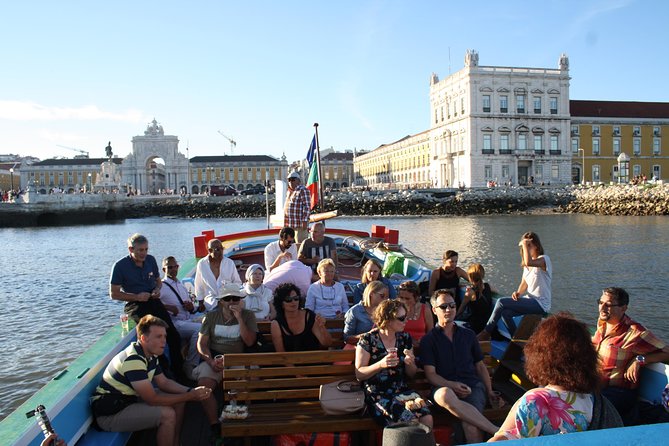 Lisbon Traditional Boats - Express Cruise - 45min - Famous Landmarks Sightseeing