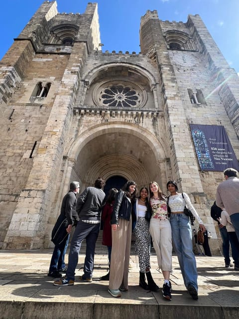 Lisbon:Half-day Guided Tuk Tuk Tour OldTown CityCenter Belem - Old Town Adventure