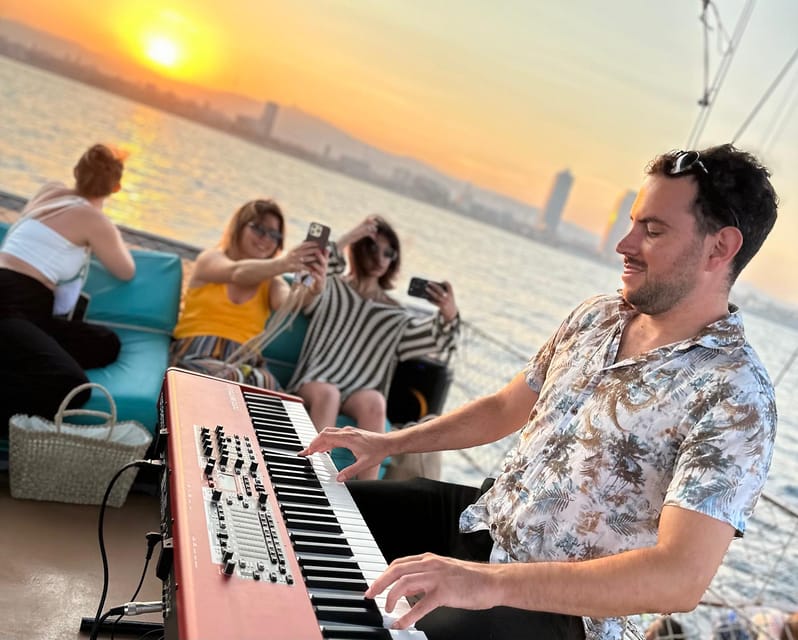 Live Music & Sunset Wooden Boat in Barcelona - Key Points