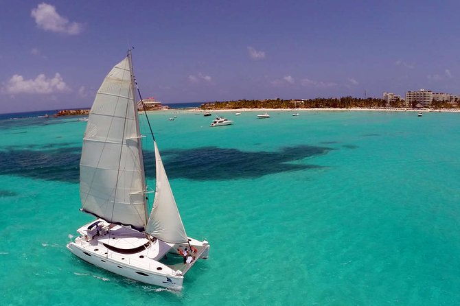 Live The Luxury Catamaran Isla Mujeres Tour in Cancun - Meeting Logistics