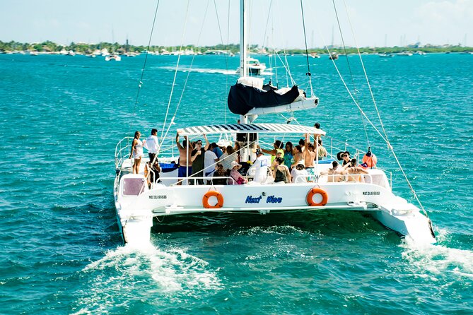 Live The Luxury Catamaran Isla Mujeres Tour in Cancun - Customer Feedback