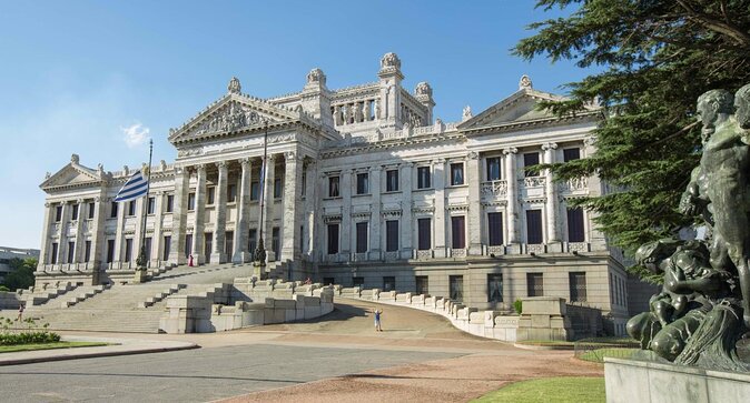 Live the Montevideo Carnival Like a Local Citizen - Key Points