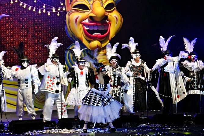 Live the Montevideo Carnival Like a Local Citizen - Navigating the Carnival Atmosphere