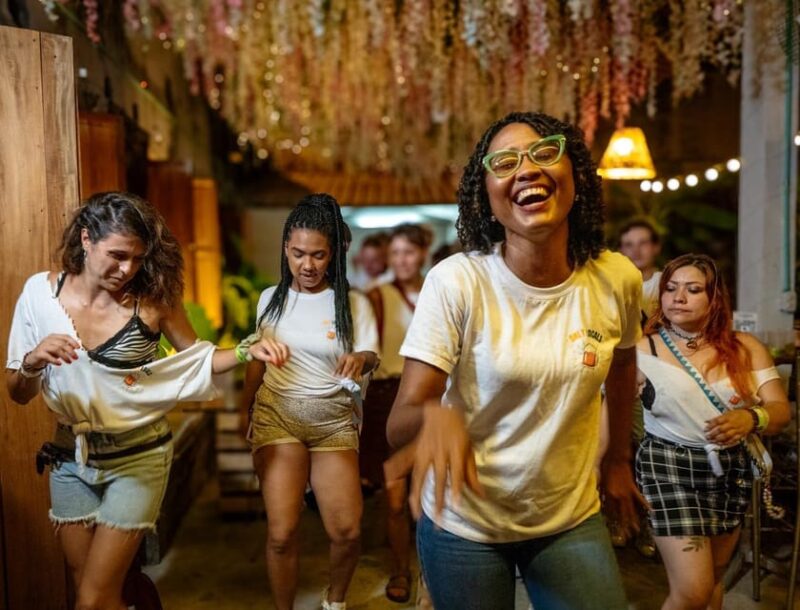 Live The Nightlife In Cartagena Partying - Key Points