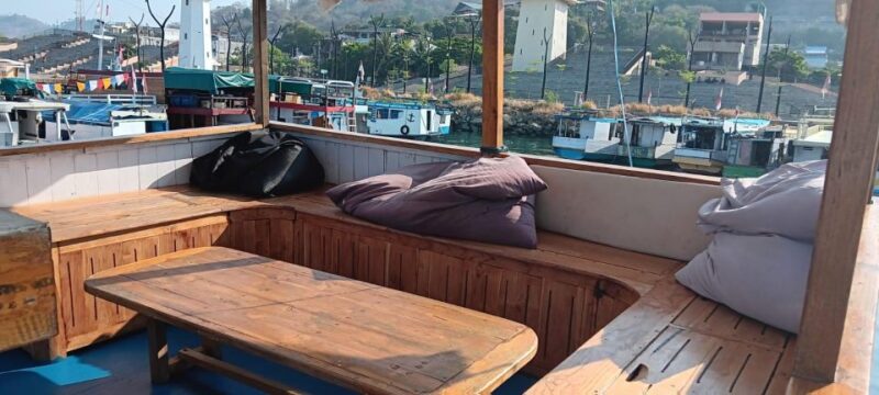 Liveaboard Komodo Tour 3 Days Private Boat - Island Hopping - Pickup and Drop-off