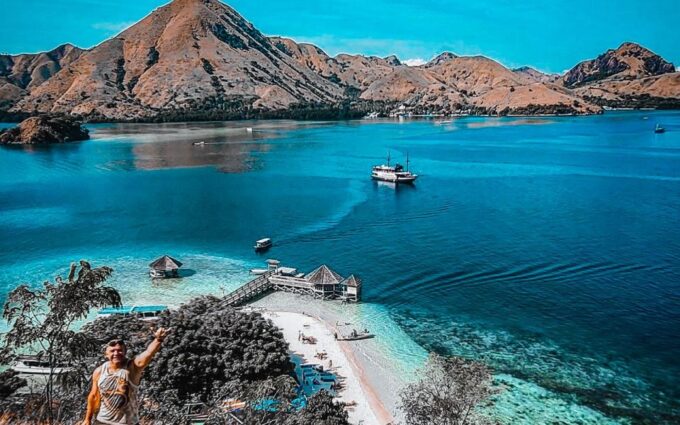 Liveaboard Komodo Tour 3 Days Private Boat - Island Hopping - Meals and Snacks