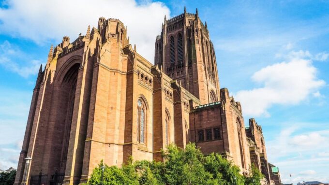 Liverpool: City Exploration Game and Tour on Your Phone - Interactive Quizzes and Guides