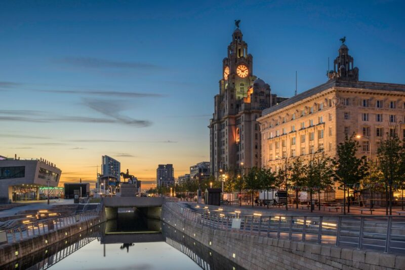Liverpool: First Discovery Walk and Reading Walking Tour - Tour Duration and Difficulty