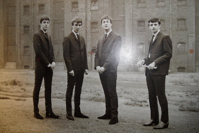 Liverpool Legends: A Cultural & Historic Journey - Eleanor Rigby: A Poignant Memorial