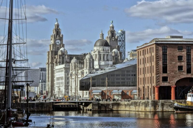 Liverpool: Pirate Pub Crawl & Boat Tour - Pirate Pub Crawl