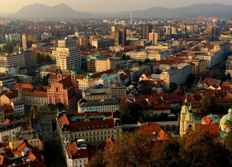 Ljubljana and Ljubljana Castle Sightseeing Tour - Tour Meeting Point