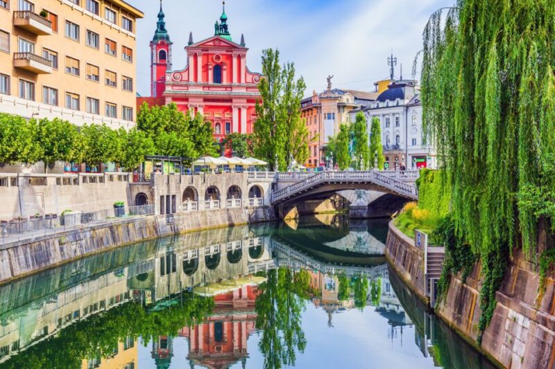 Ljubljana: First Discovery Walk and Reading Walking Tour - Important Information