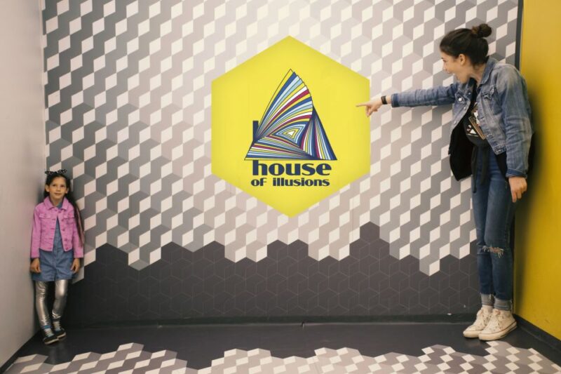 Ljubljana: House of Illusions Entrance Ticket - Unique Experiences and Photo Opportunities