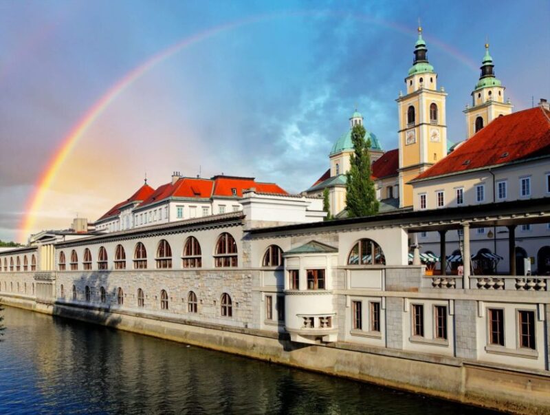 Ljubljana: Private 2h Sightseeing Walking Tour - Key Points