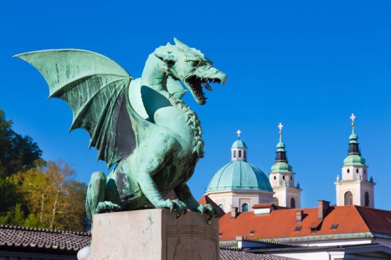 Ljubljana: Private 2h Sightseeing Walking Tour - Tour Experience