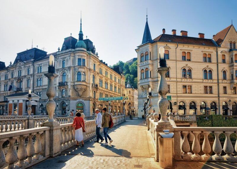 Ljubljana: Private Architecture Tour With a Local Expert - Iconic Architecture