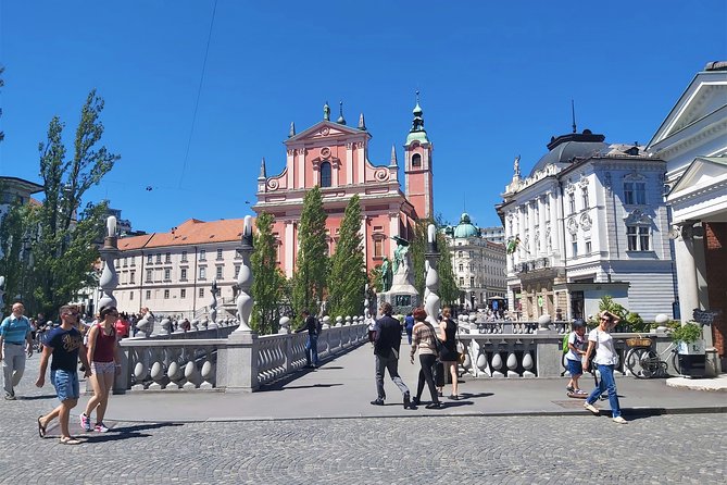 Ljubljana Sightseeing Tour by Electric Bikes - Exploring Tivoli Park