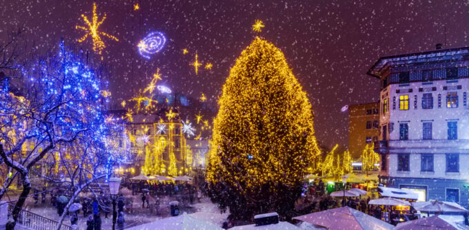 Ljubljana: Tour of the Festive Decorations - Vibrant Festive Atmosphere