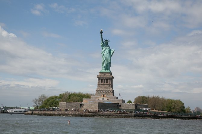 Lobster and Beer Sail in New York City - Additional Information and Accessibility