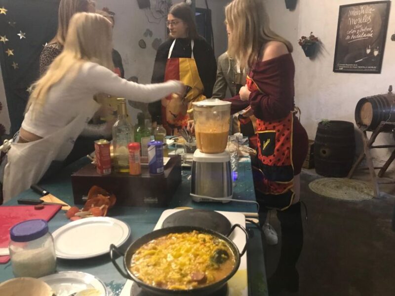 Local Cooking Class in Cordoba. Hands-On: Salmorejo - Hands-On Salmorejo Preparation