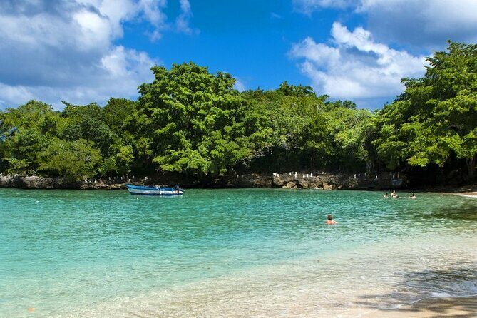 Local Excursion Blue Laguna el dudu - Exploring the Blue Lagoon el Dudu: A Practical Guide to an Unforgettable Dominican Day Trip