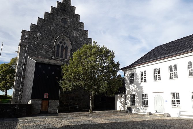 Local Food Tasting & Excursion With a City View From the Top 4pax - Exploring Medieval Bergen