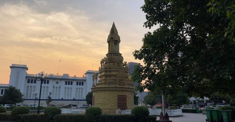 Local Market & Culture Walking Tour of Phnom Penh City - Culinary Experience