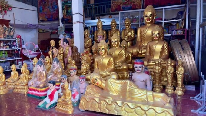 Local Market & Culture Walking Tour of Phnom Penh City - Cancellation and Payment