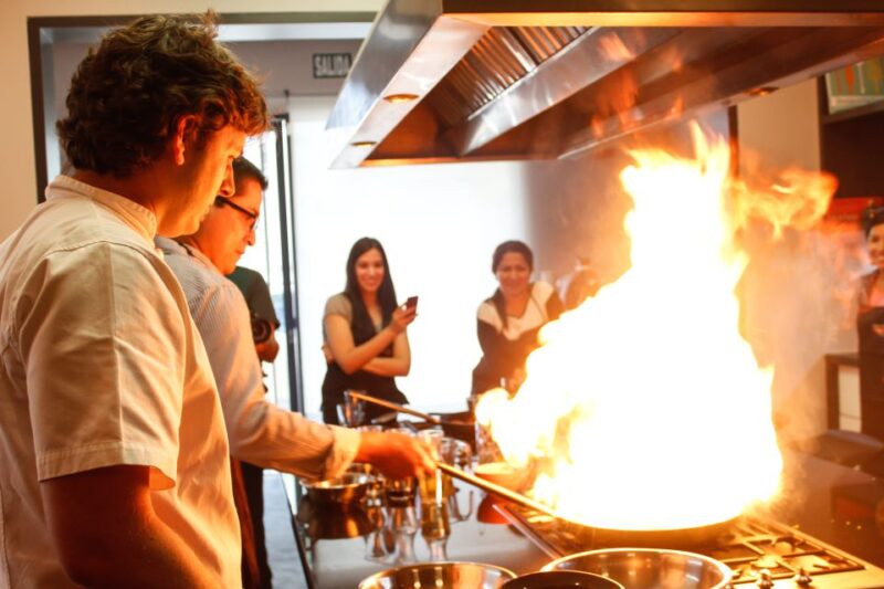 Local Market & Participative Cooking Class at Urban Kitchen - Visiting Local Market