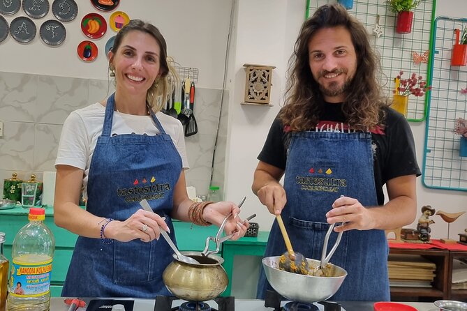 Local Market Tour & Five Course Meal Class - Meeting Point and Logistics