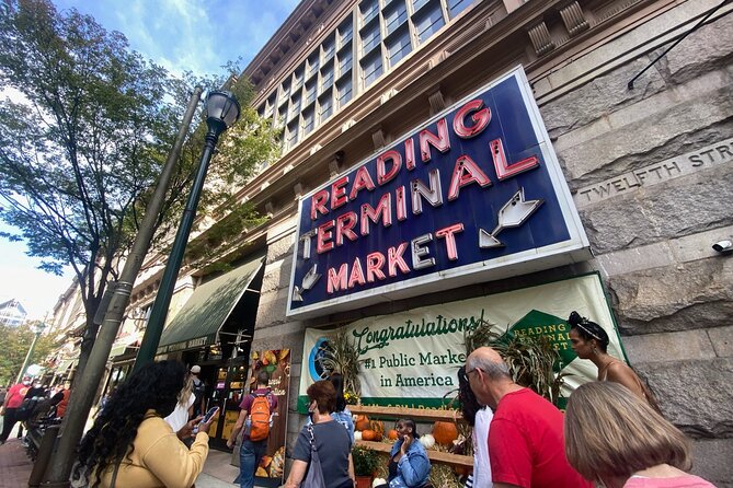 Locals Favorites Food Tour - Tour Size and Traveler Reviews
