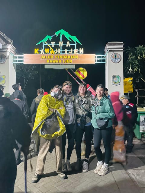 LOCATION: Ijen Volcano and Crater Lake Tour - Labor and Economic Aspects