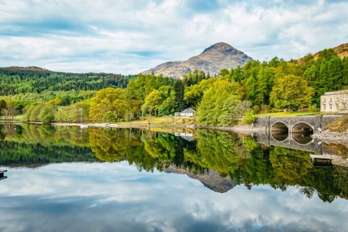 Loch Lomond: Island Discovery 2-Hour Cruise - Onboard Amenities and Services