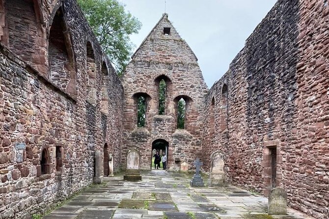 Loch Ness, Clava Cairns and Outlander Sites From From INVERNESS - Beauly Priory and Cawdor Castle