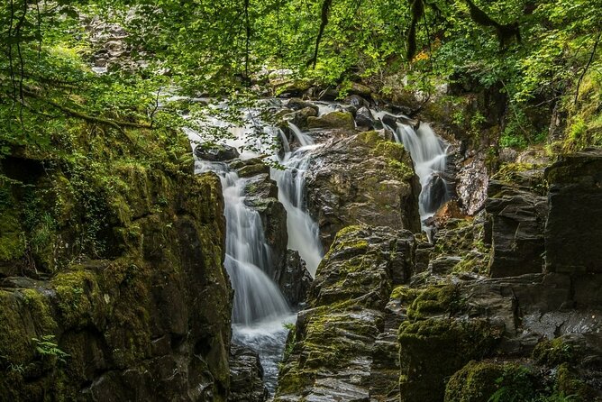 Loch Ness, Glencoe & Highlands Tour With Scenic Walk Starting Glasgow - Exploring Famous Glencoe Mountains