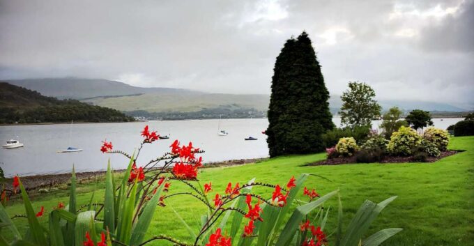 Lochs & Legends: A Private Day Trip to Loch Ness - Luxury Transportation and Amenities