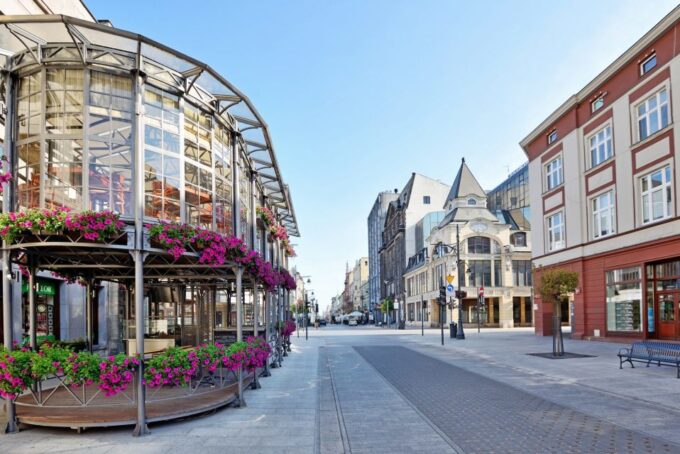 Lodz: Full Day Tour From Warsaw by Private Car - Preparation and Recommendations